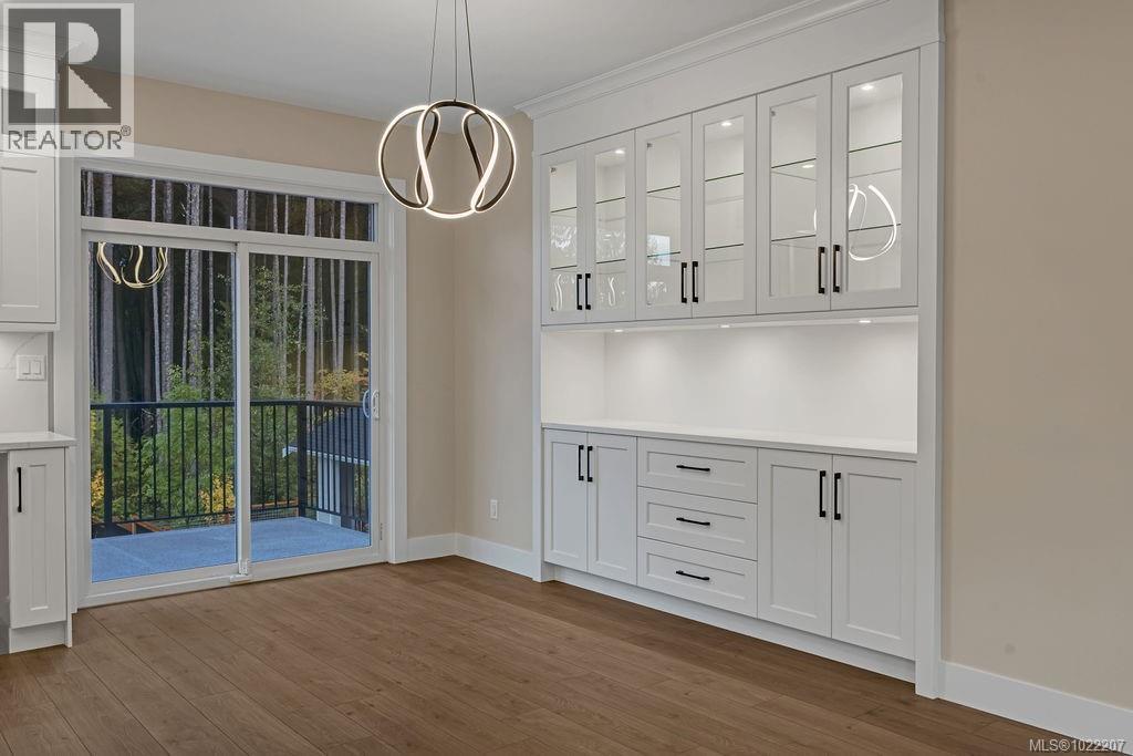 811 Stringer Way, Ladysmith