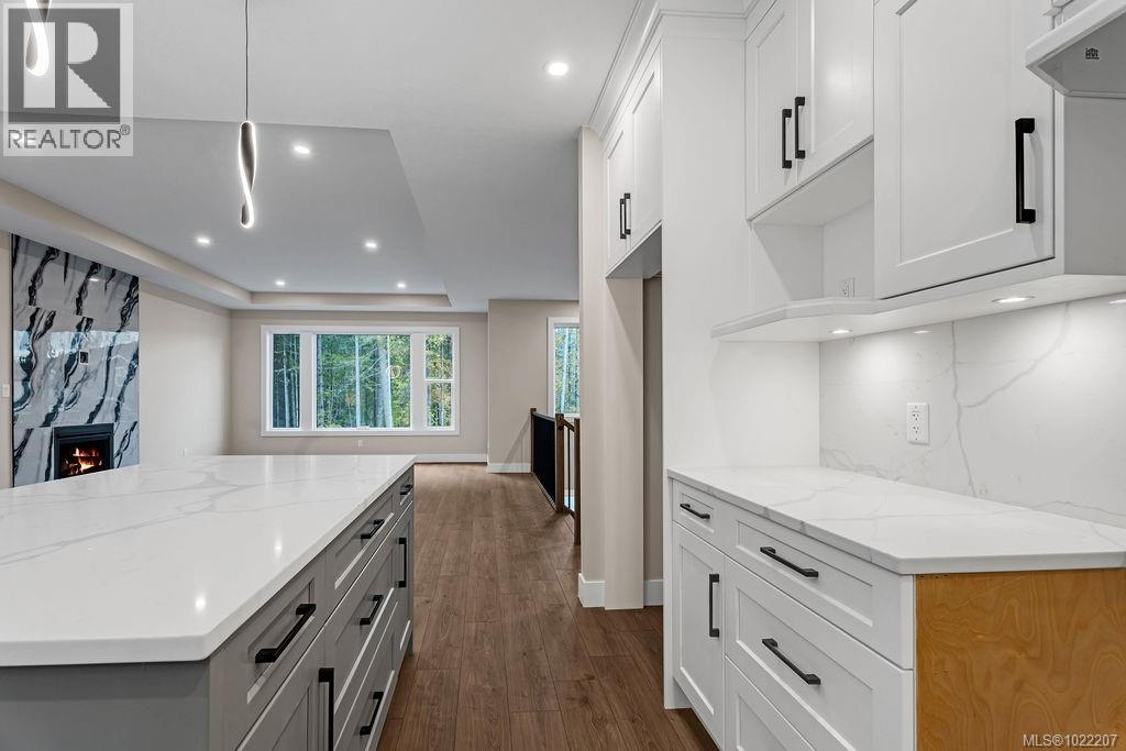 811 Stringer Way, Ladysmith