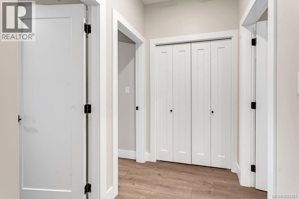 811 Stringer Way, Ladysmith