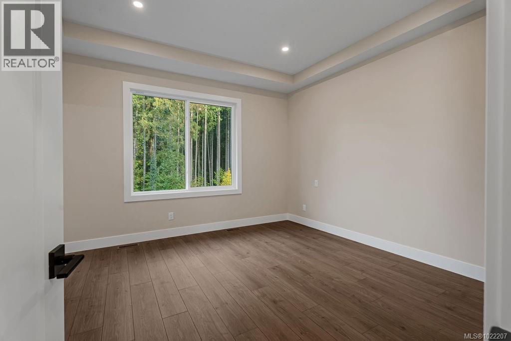 811 Stringer Way, Ladysmith