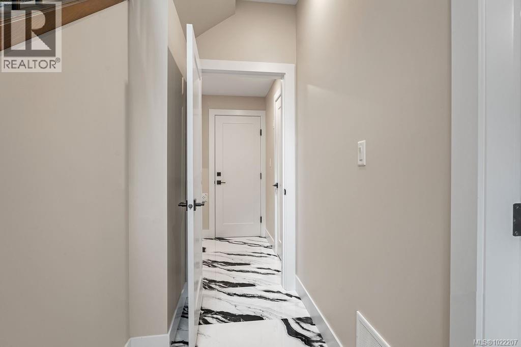 811 Stringer Way, Ladysmith