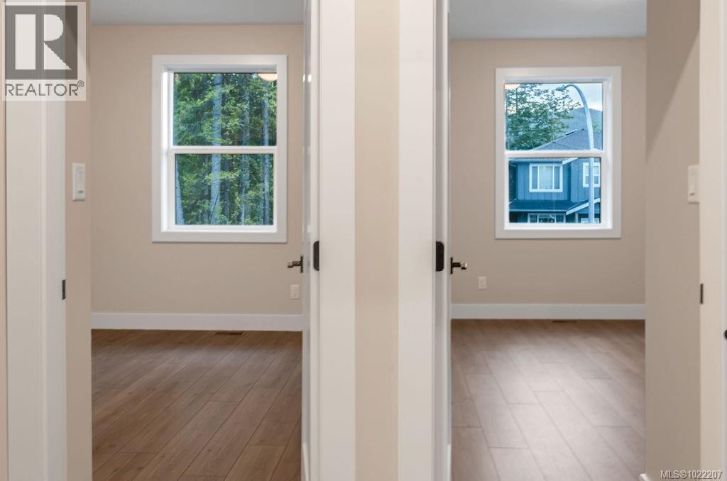 811 Stringer Way, Ladysmith