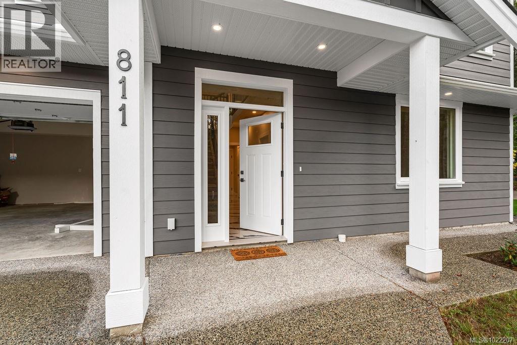 811 Stringer Way, Ladysmith