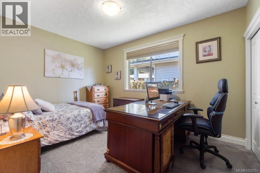 602 Steele Pl, Ladysmith