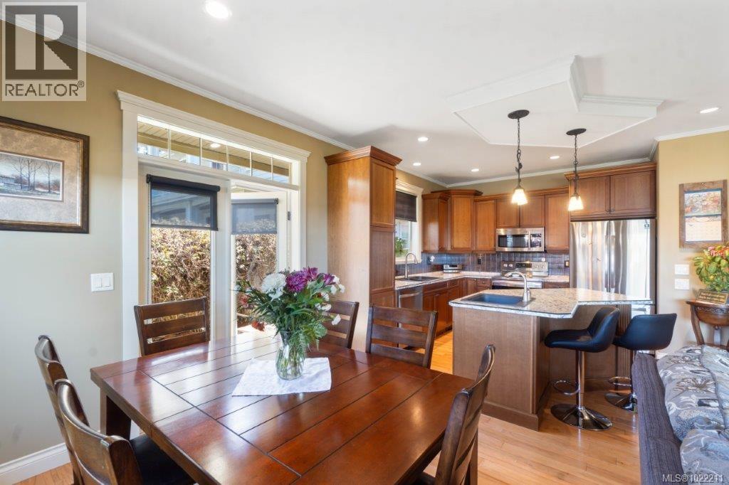 602 Steele Pl, Ladysmith