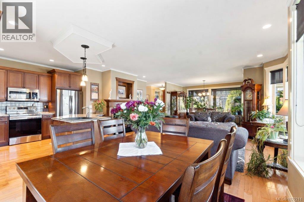 602 Steele Pl, Ladysmith