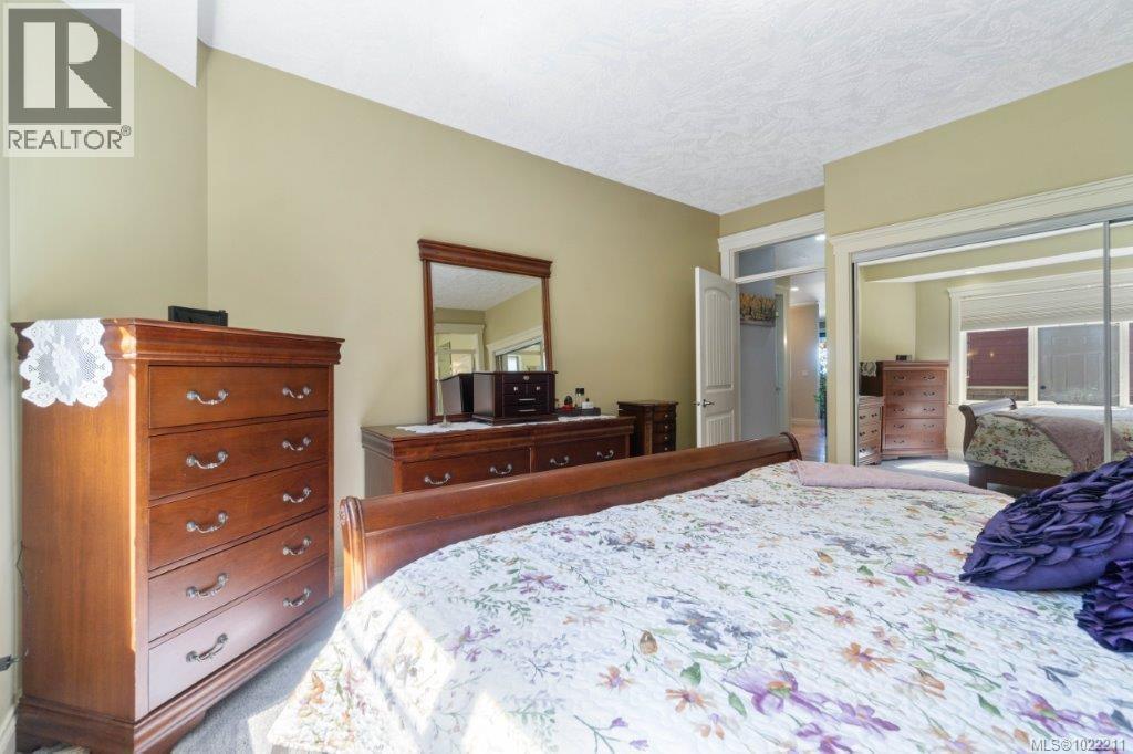 602 Steele Pl, Ladysmith