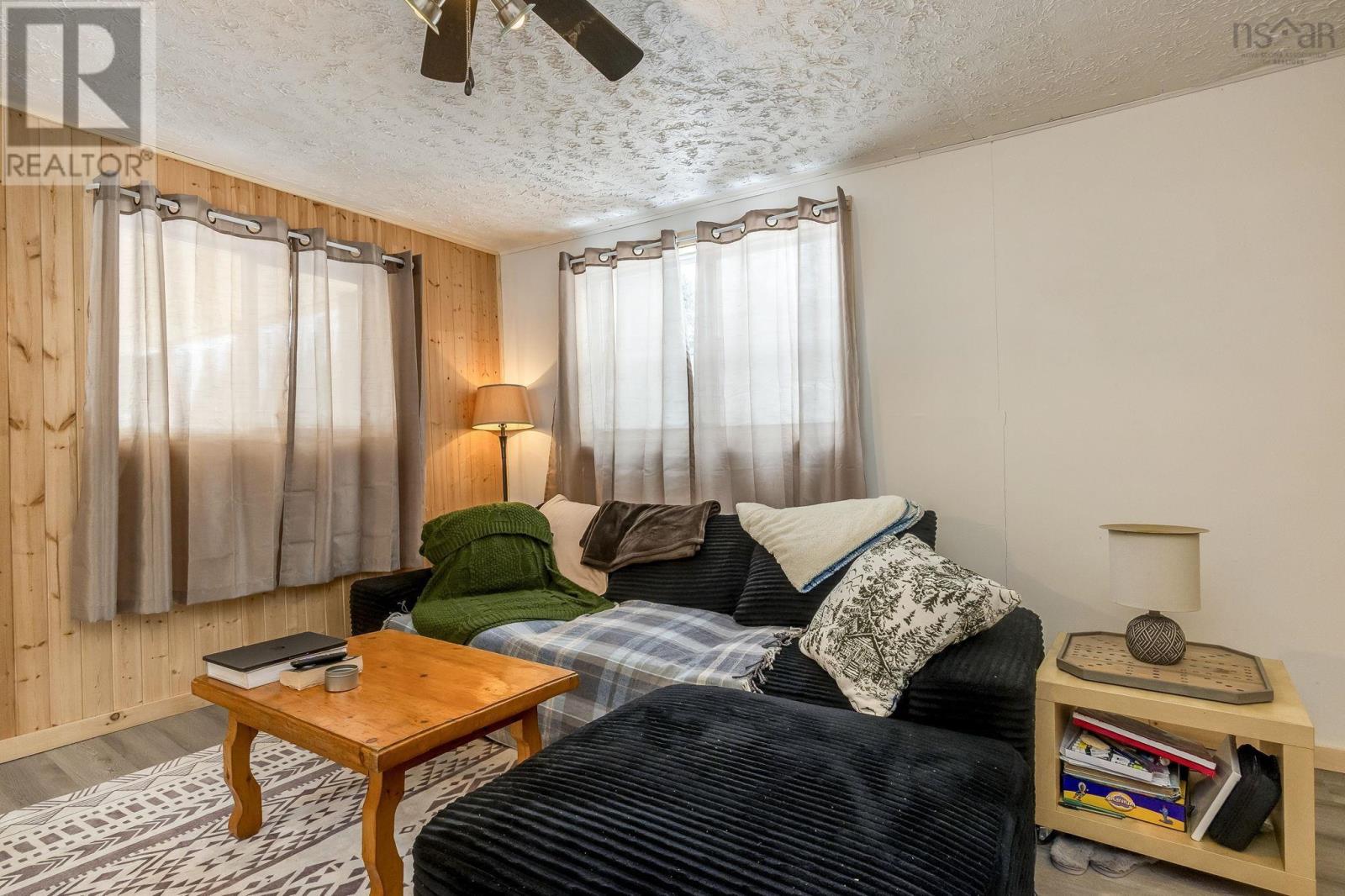 Property 21 of 38 of 5404 8 Highway