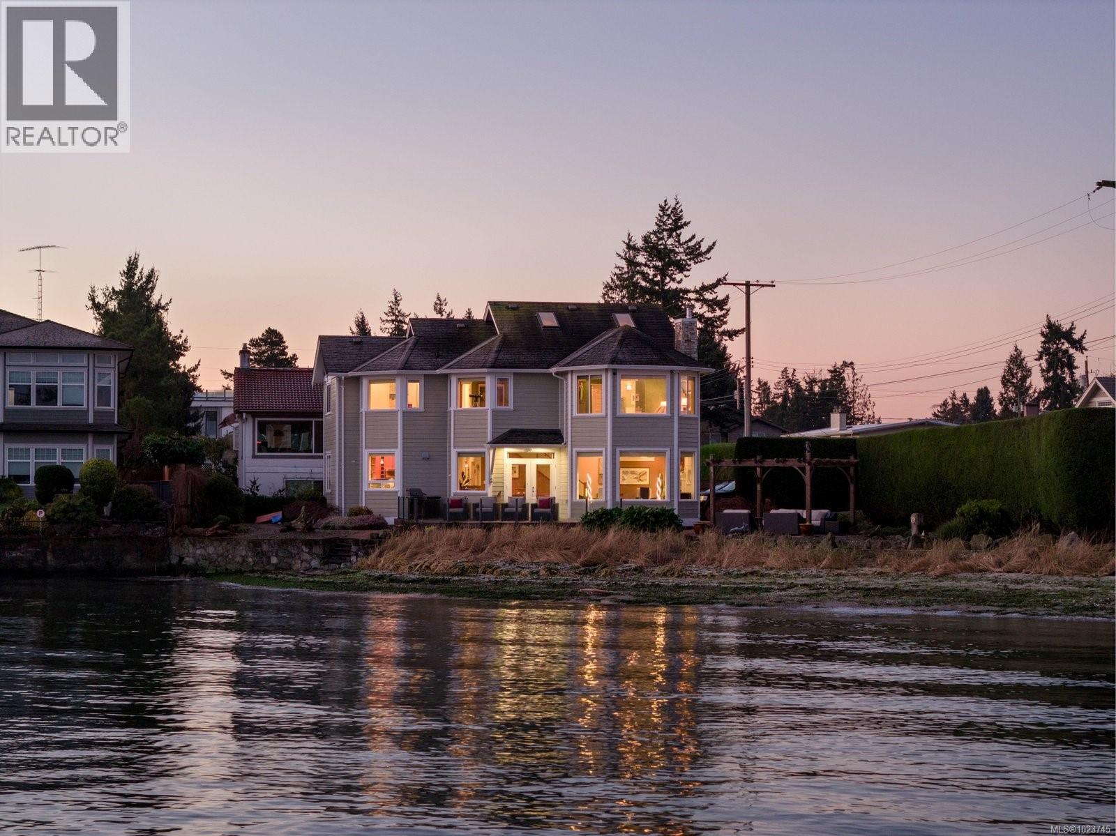  10239 Fifth Street, Sidney