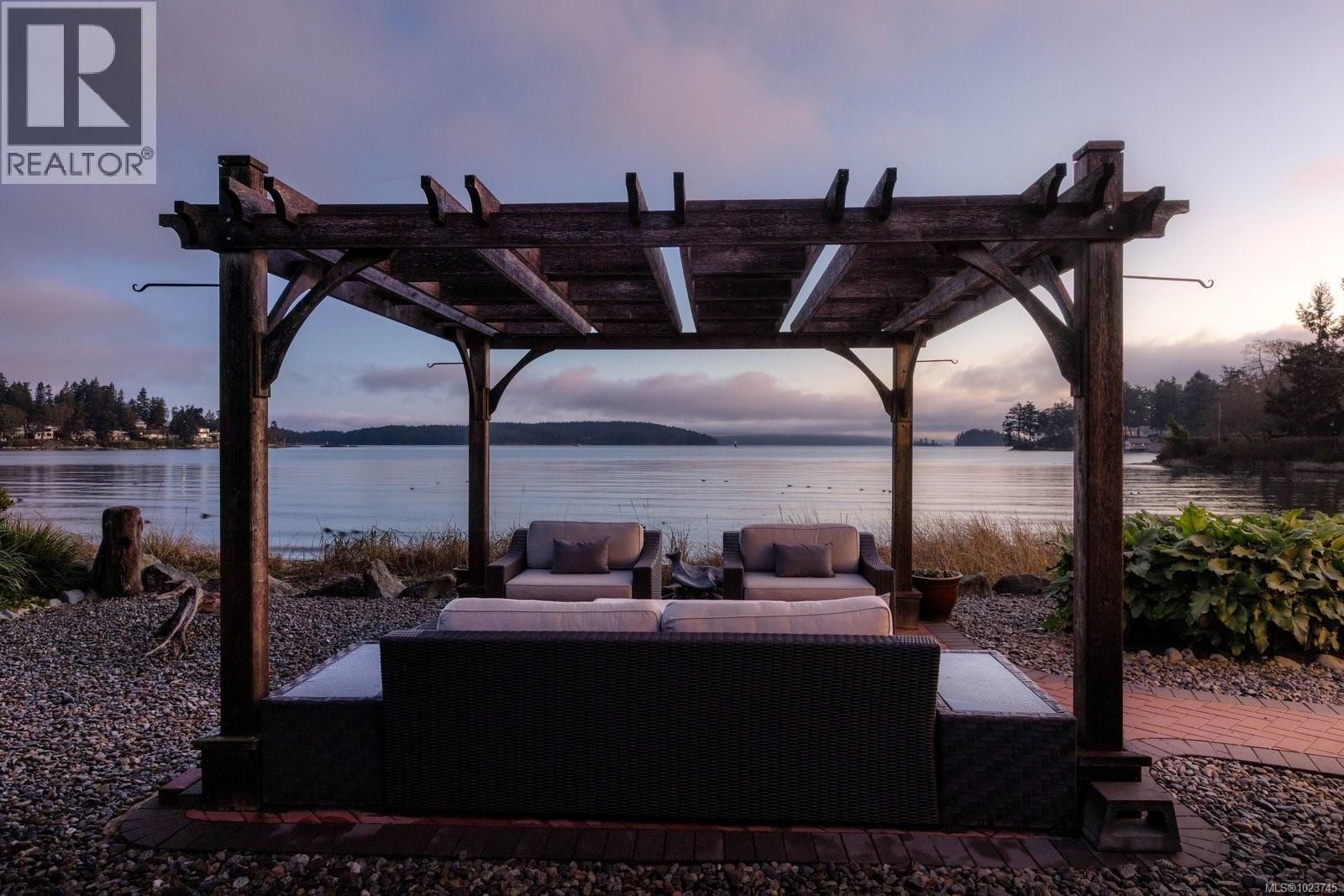  10239 Fifth Street, Sidney