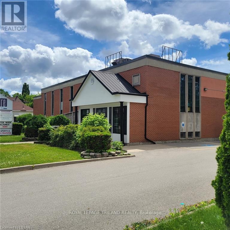 A - 170 WELLINGTON STREET W