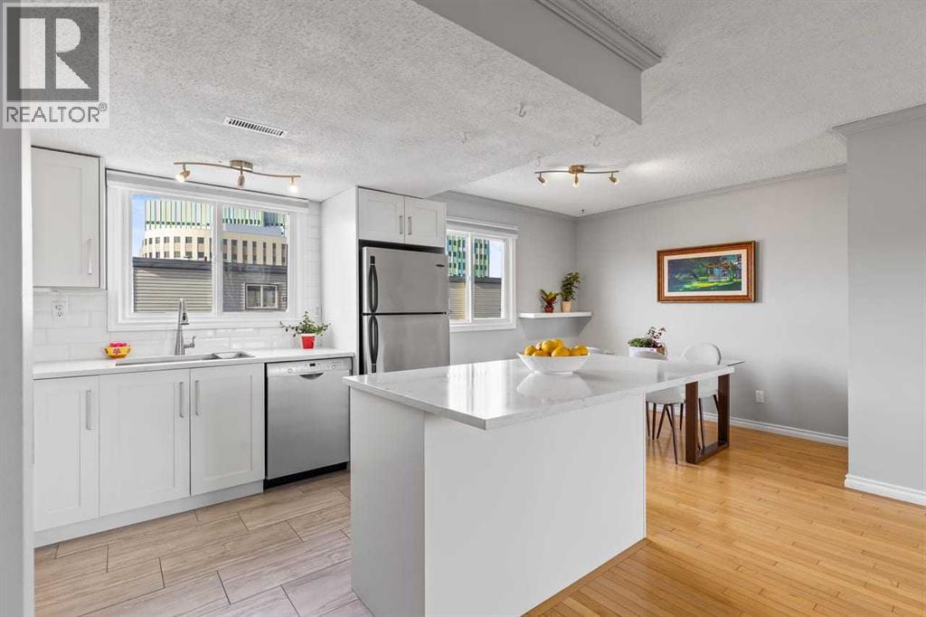 Single Family House for Sale in    Street NW St Andrews Heights Calgary 