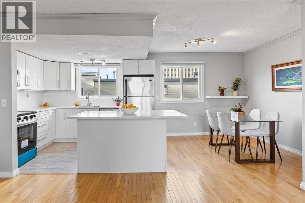 Single Family House for Sale in    Street NW St Andrews Heights Calgary 