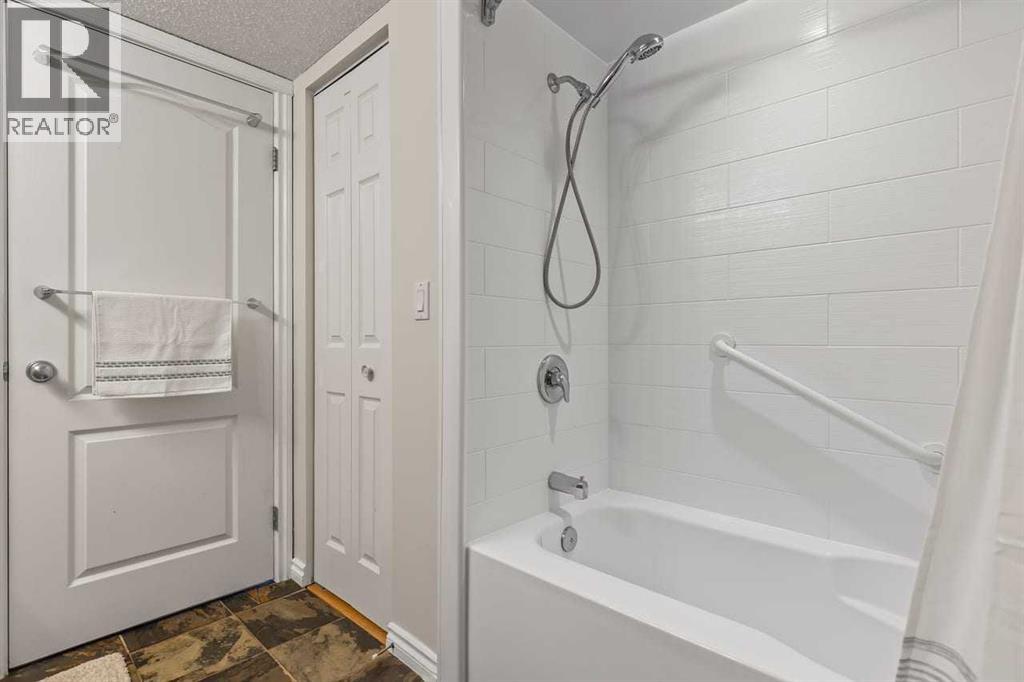 Single Family House for Sale in    Street NW St Andrews Heights Calgary 