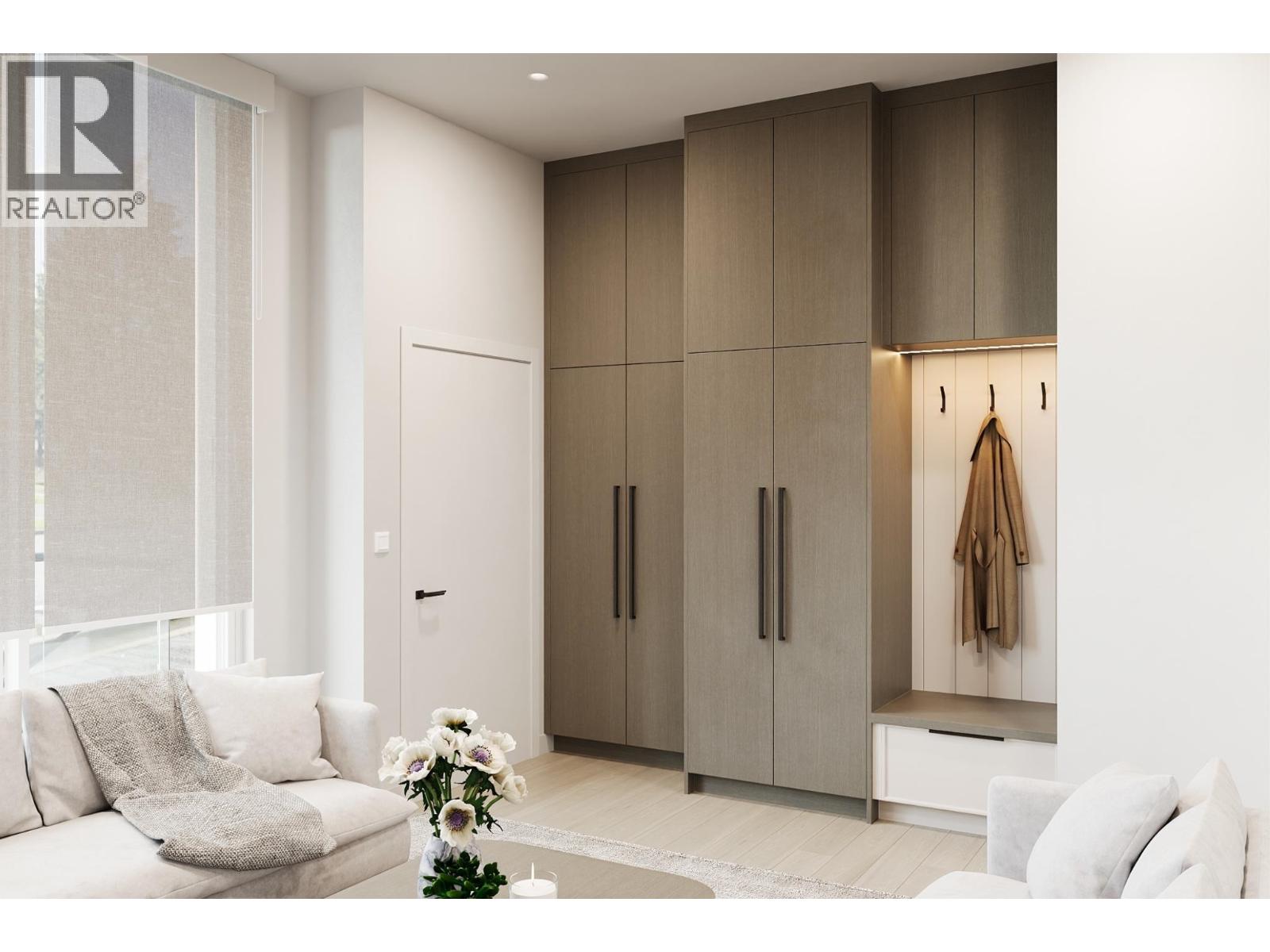 4 1541 WILLINGDON AVENUE, Burnaby