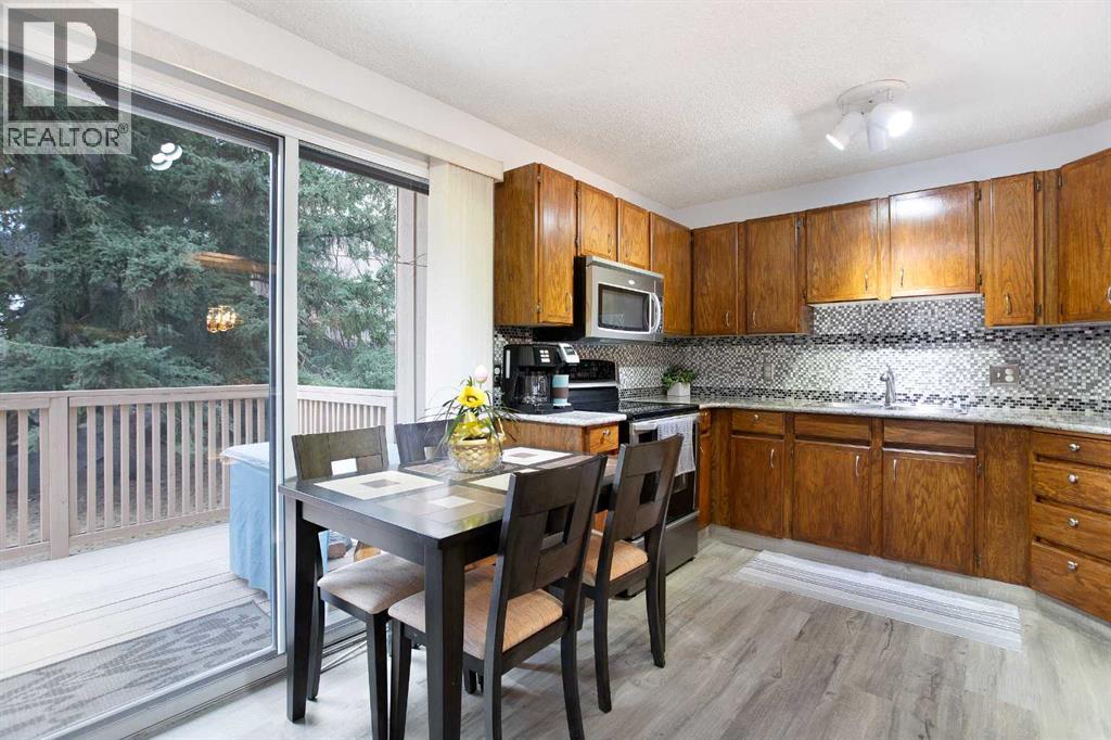 Single Family House for Sale in   Berwick Drive NW Beddington Heights Calgary 