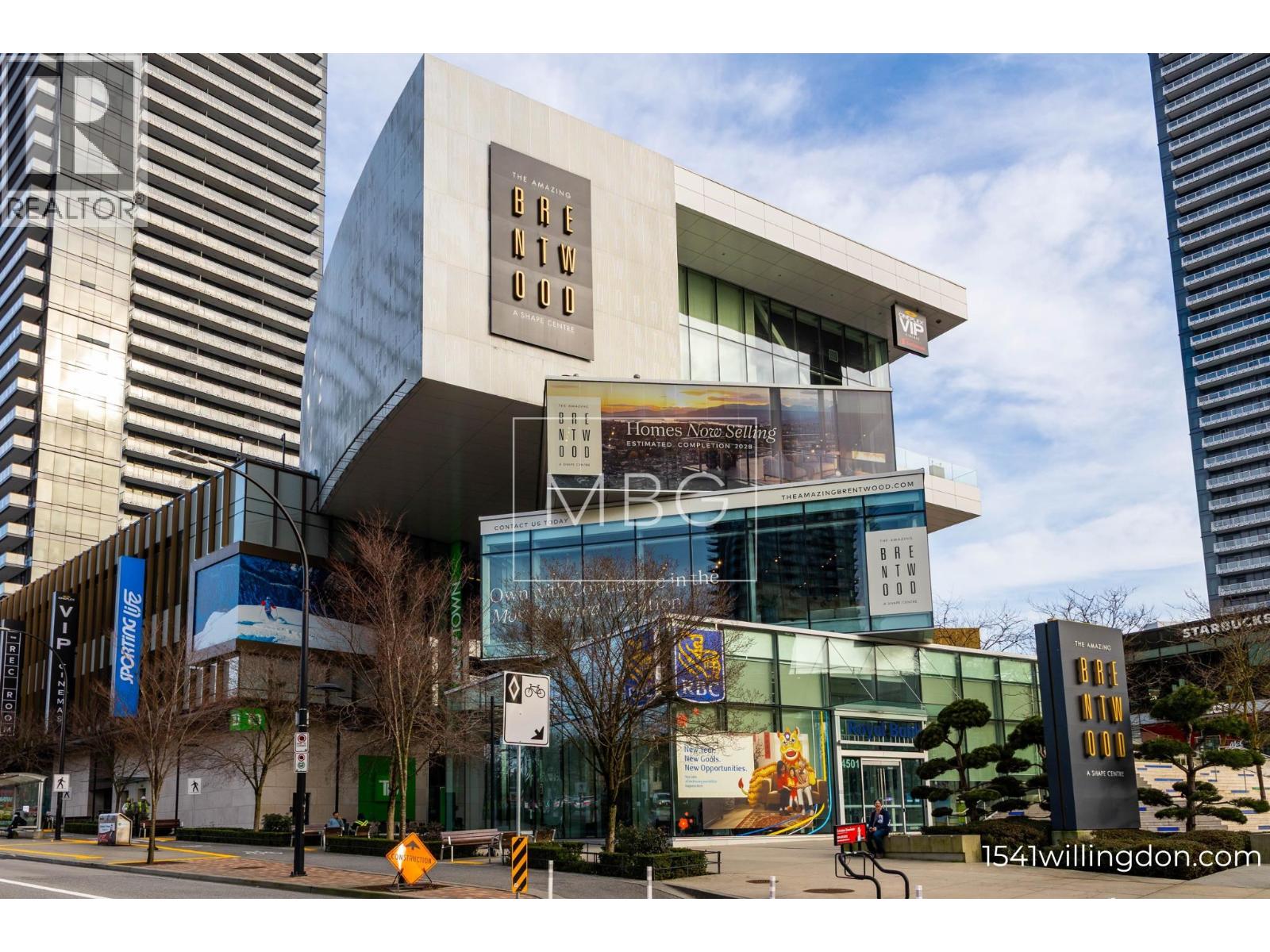 4 1541 WILLINGDON AVENUE, Burnaby