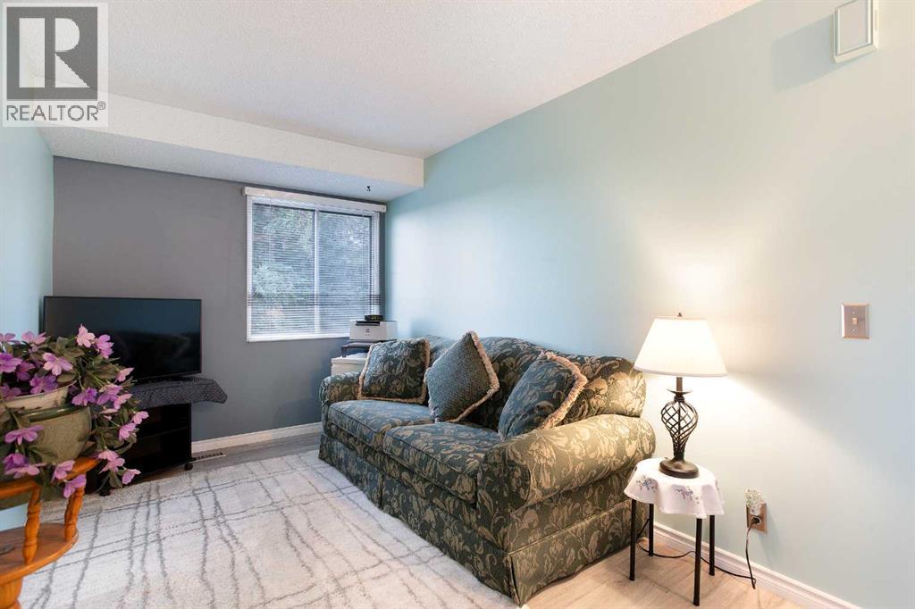 Single Family House for Sale in   Berwick Drive NW Beddington Heights Calgary 