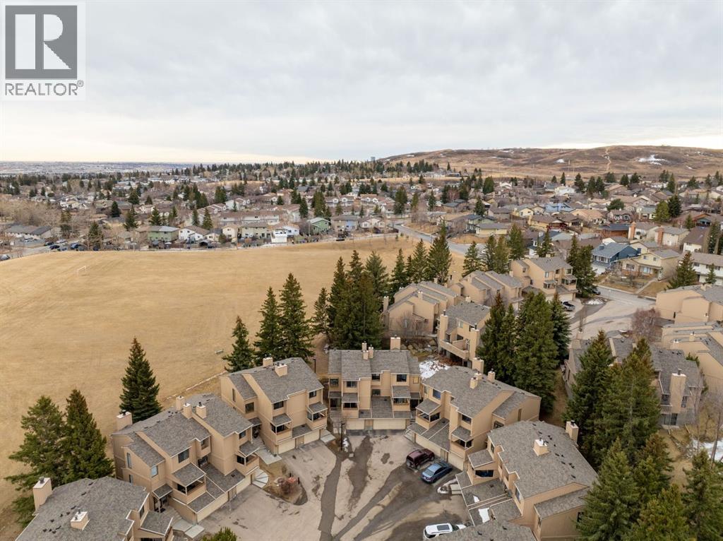 Single Family House for Sale in   Berwick Drive NW Beddington Heights Calgary 