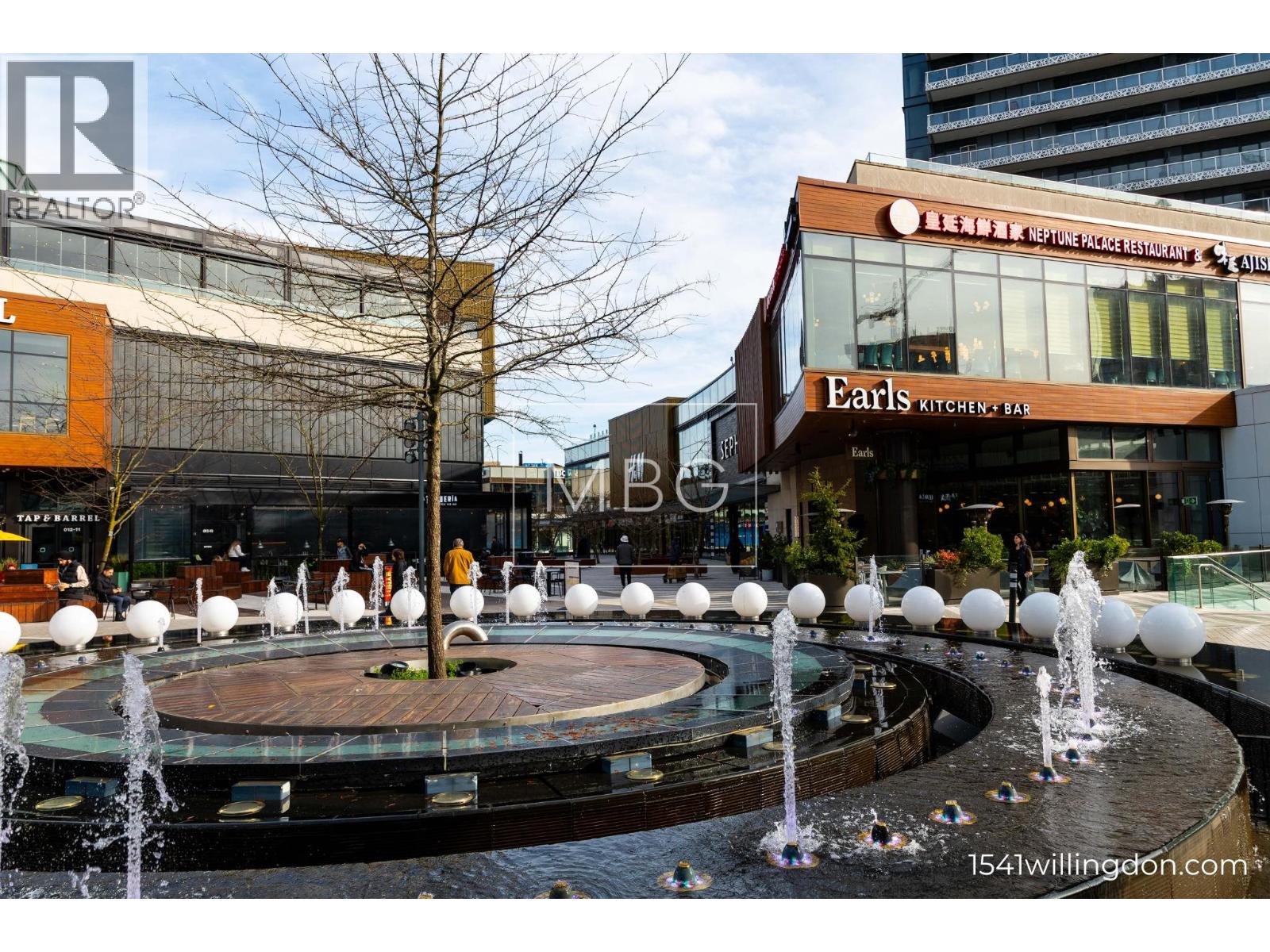 4 1541 WILLINGDON AVENUE, Burnaby