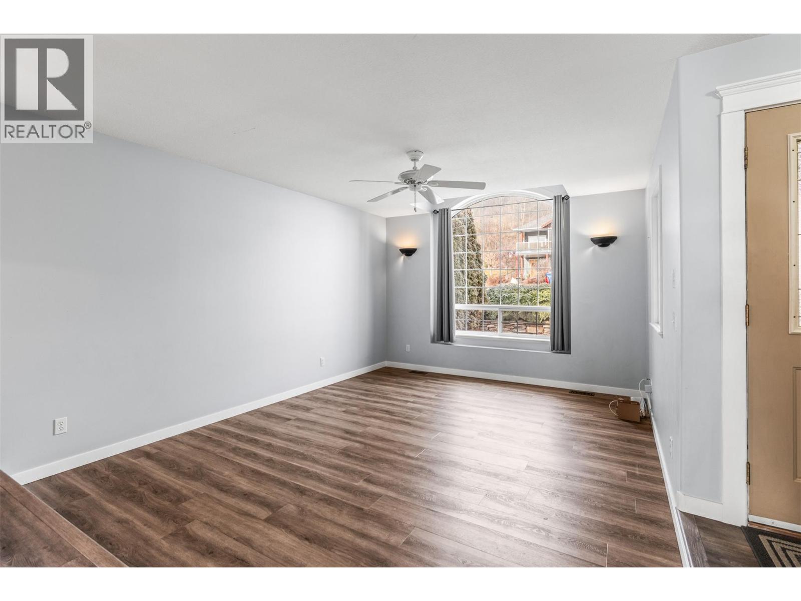 1997 Mountain View Avenue, Lumby