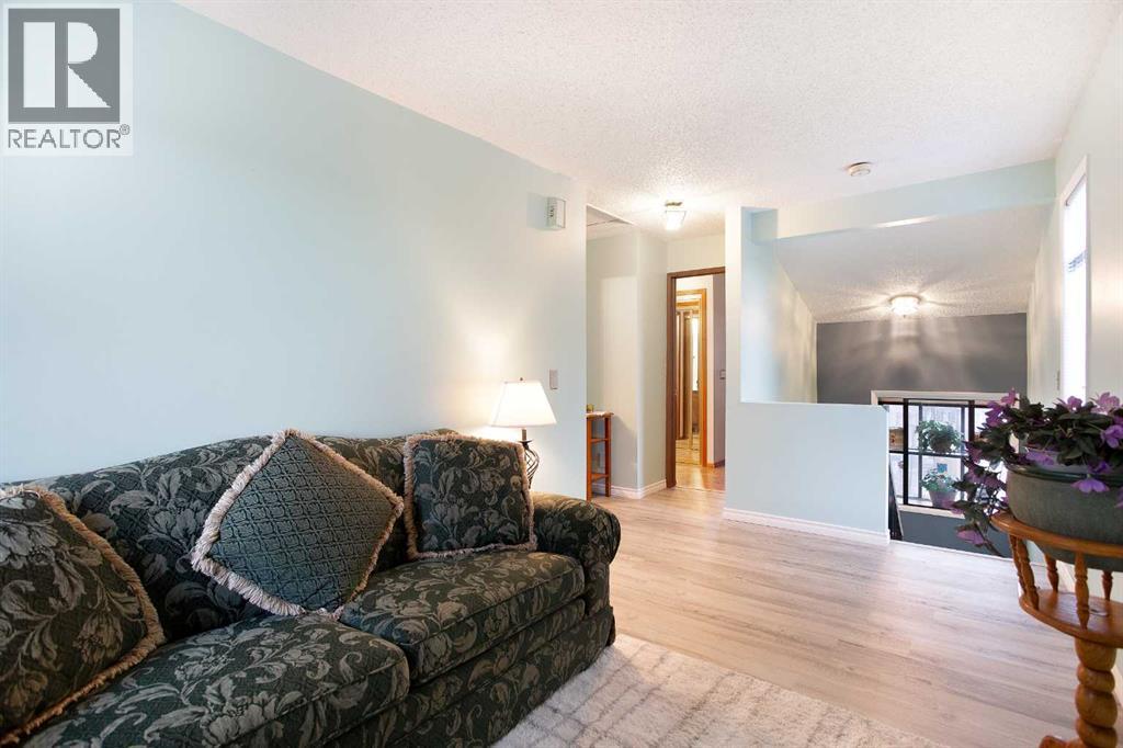 Single Family House for Sale in   Berwick Drive NW Beddington Heights Calgary 