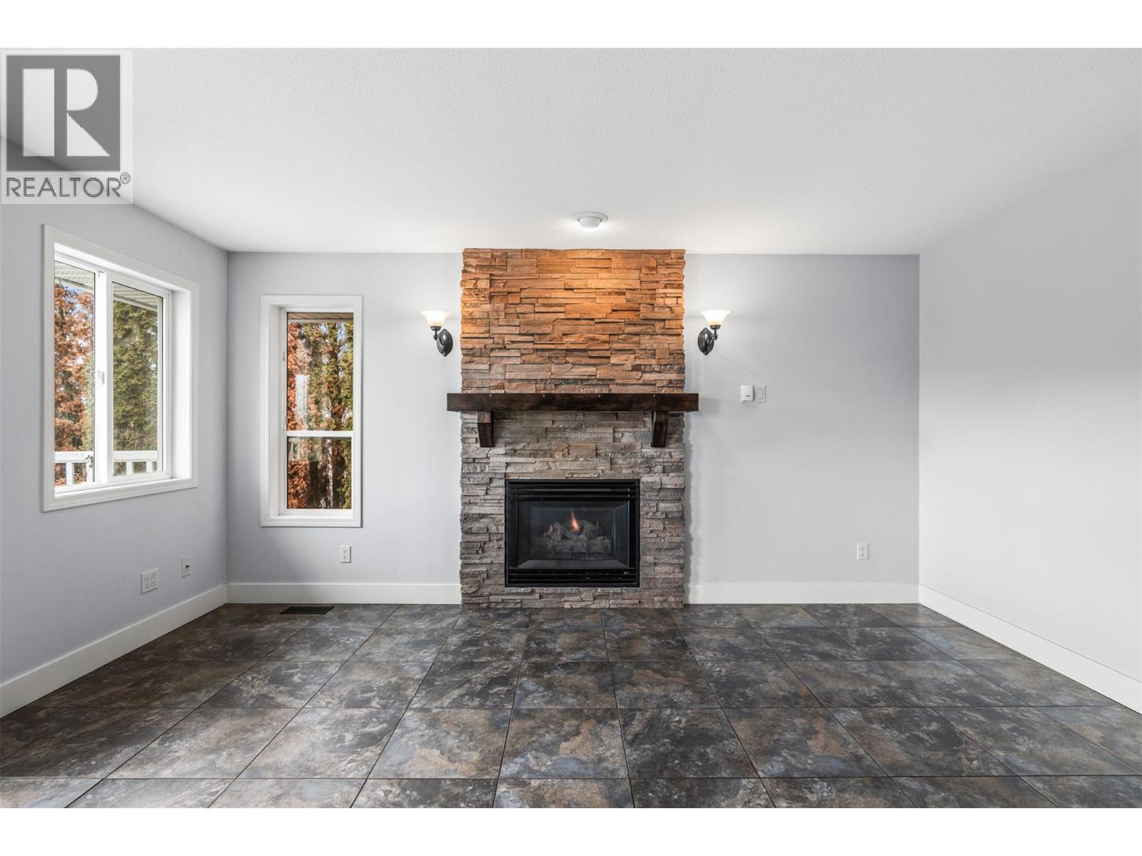 1997 Mountain View Avenue, Lumby