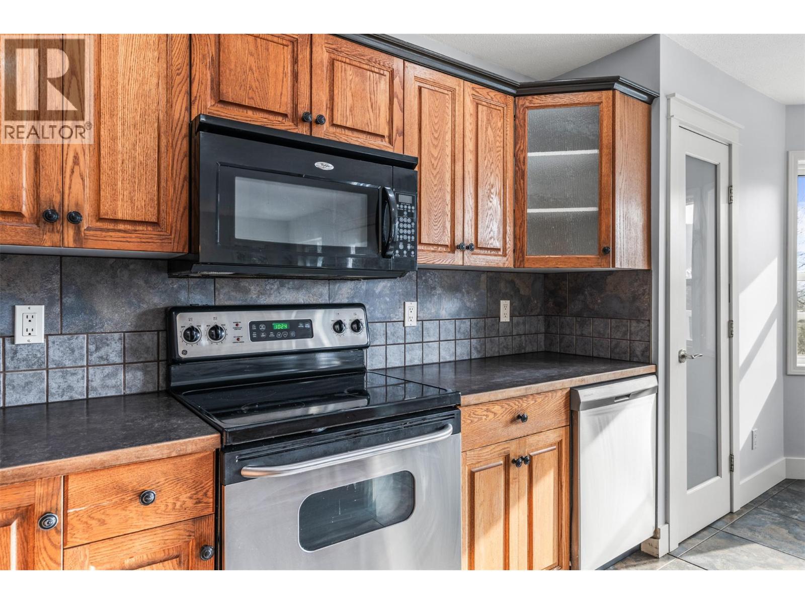 1997 Mountain View Avenue, Lumby