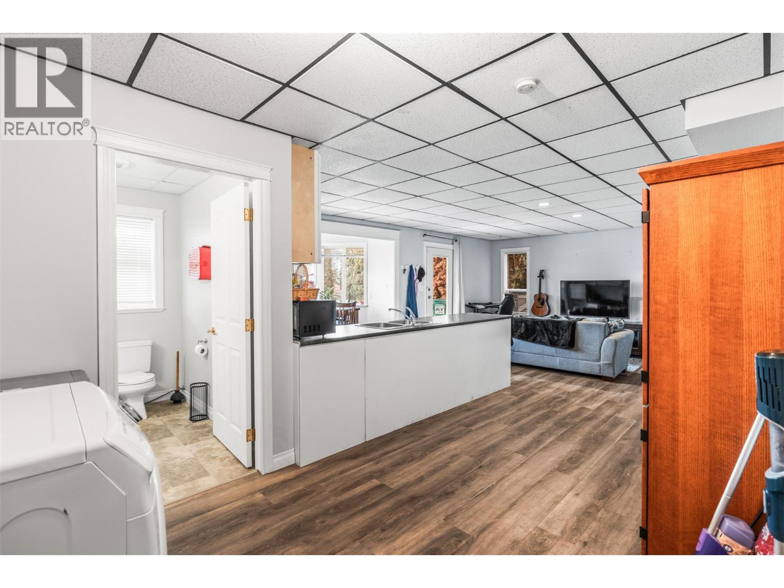 1997 Mountain View Avenue, Lumby