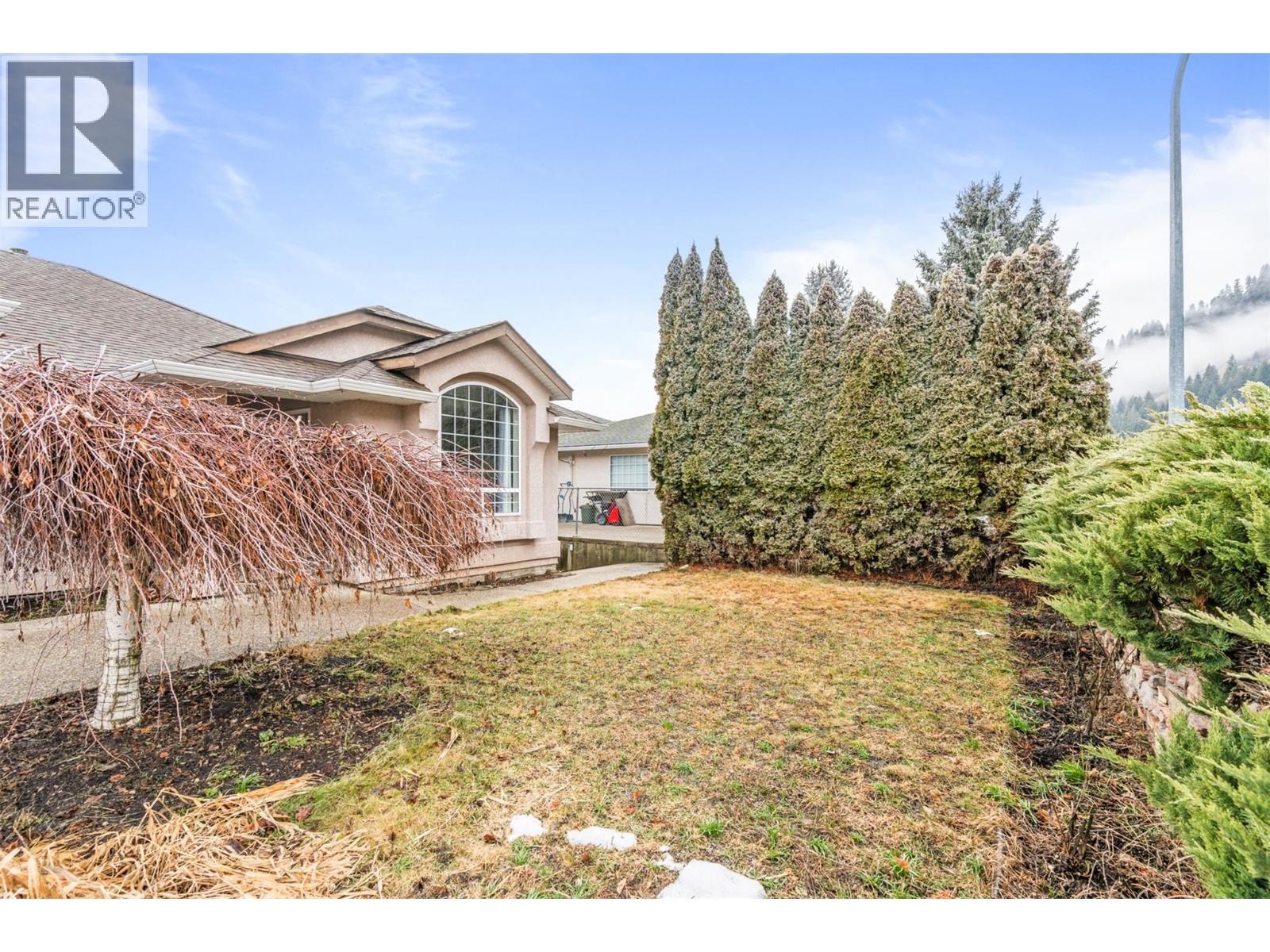 1997 Mountain View Avenue, Lumby