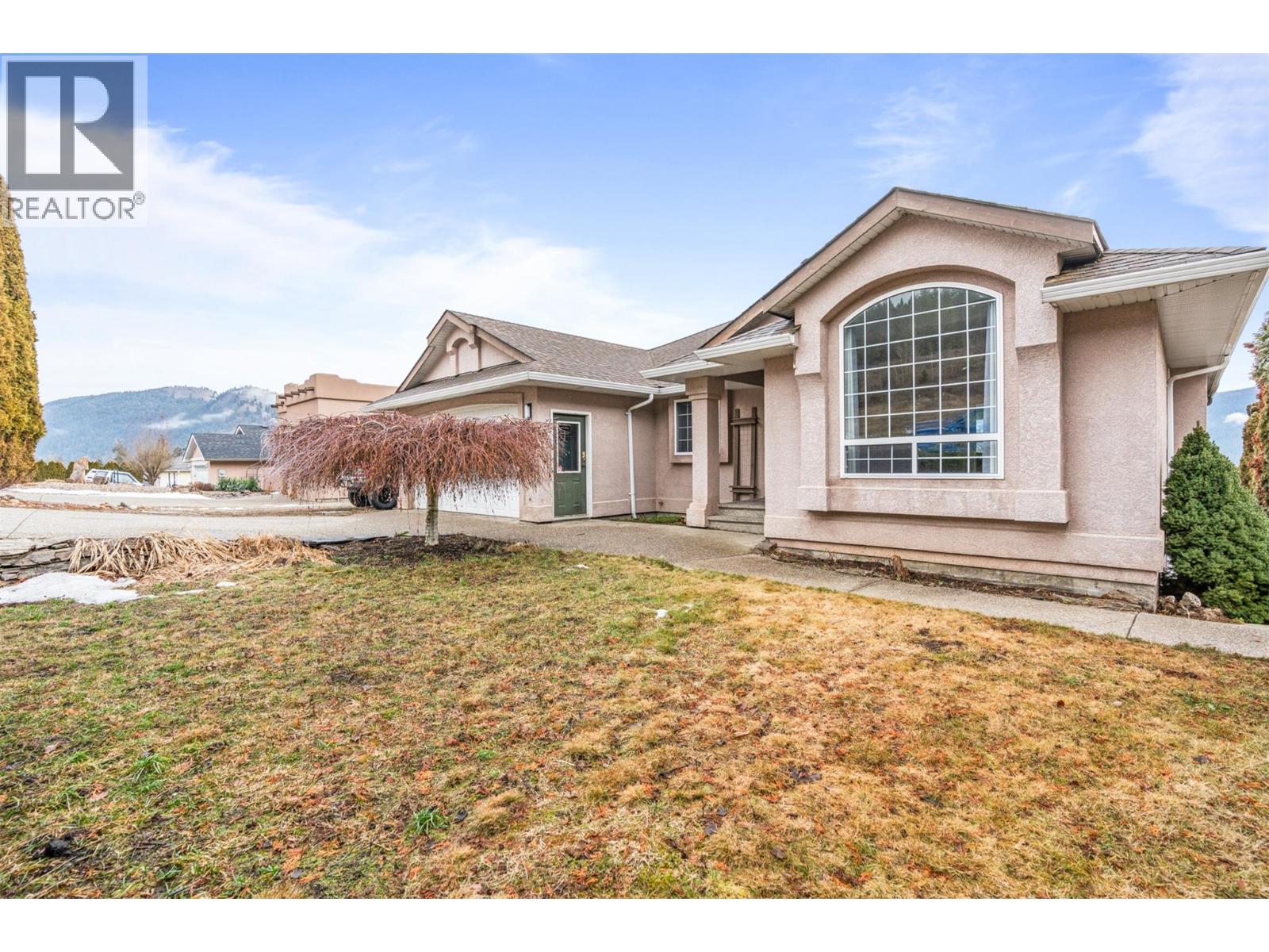 1997 Mountain View Avenue, Lumby