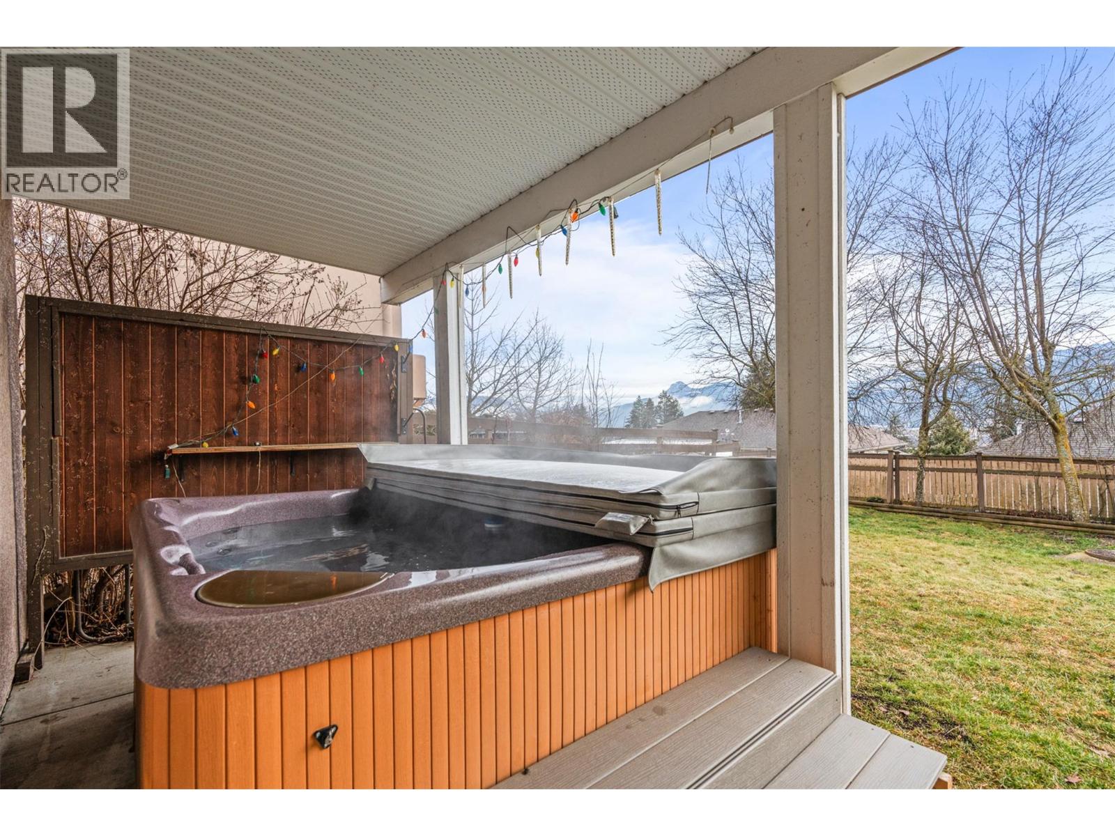 1997 Mountain View Avenue, Lumby