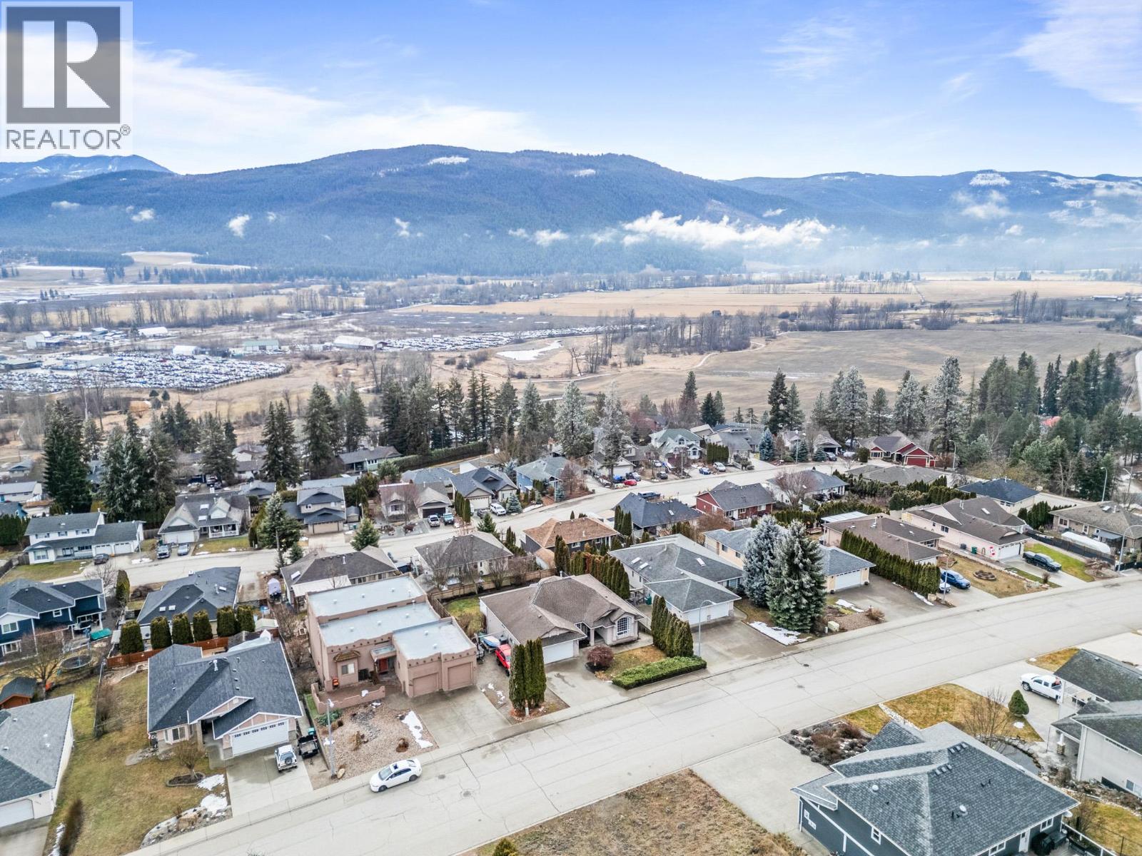 1997 Mountain View Avenue, Lumby