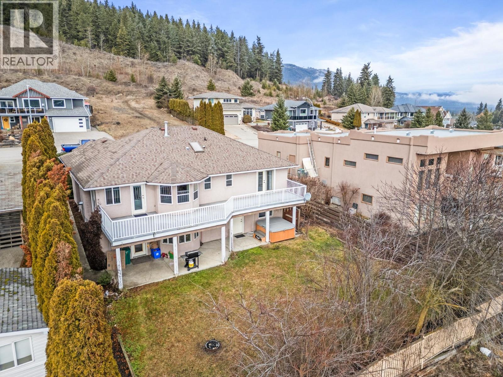 1997 Mountain View Avenue, Lumby