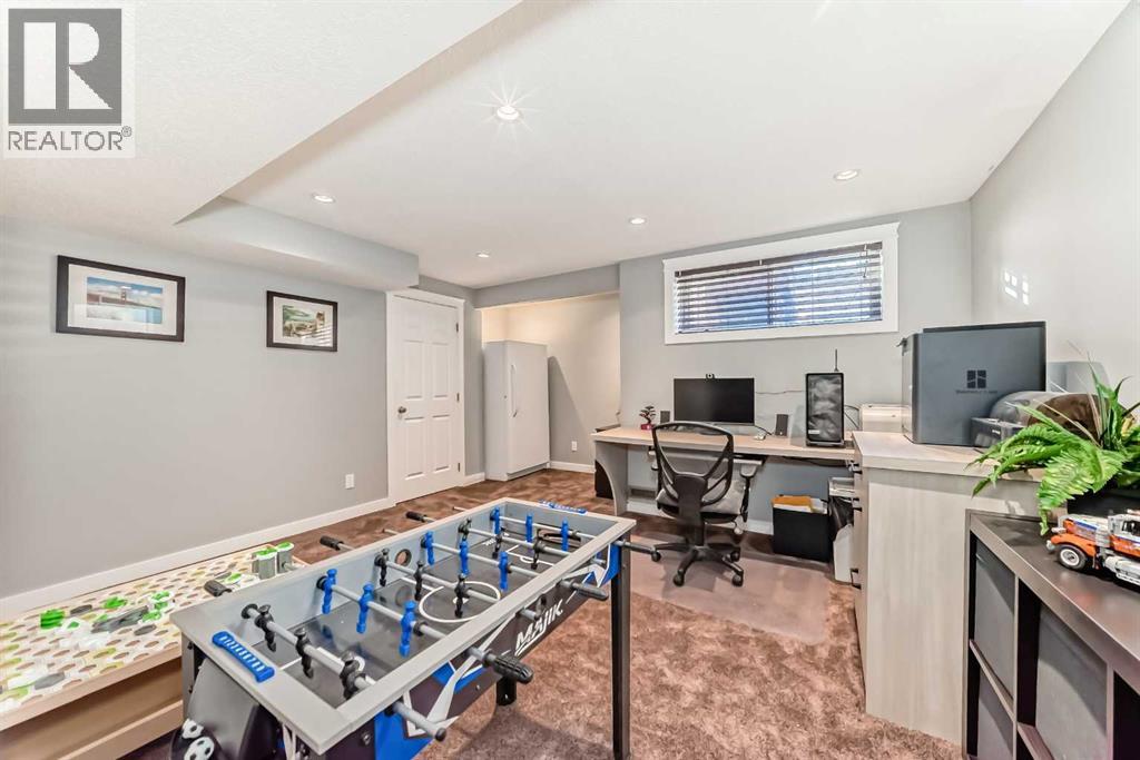 Single Family House for Sale in  Covepark Place NE Coventry Hills Calgary 