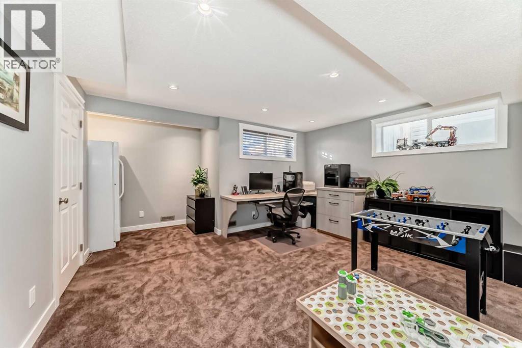 Single Family House for Sale in  Covepark Place NE Coventry Hills Calgary 