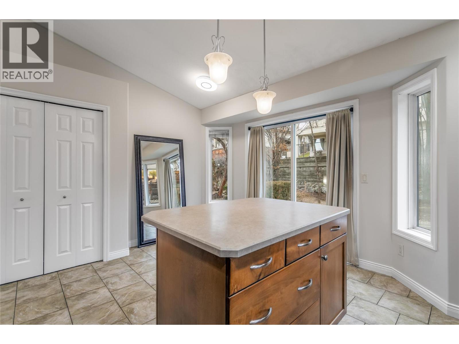  1490 Feedham Avenue, Kelowna