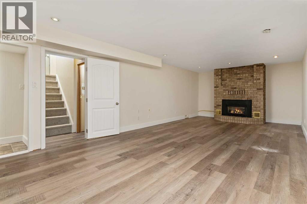 Single Family House Bungalow for Sale in  Montrose Avenue Mount Pleasant Camrose 