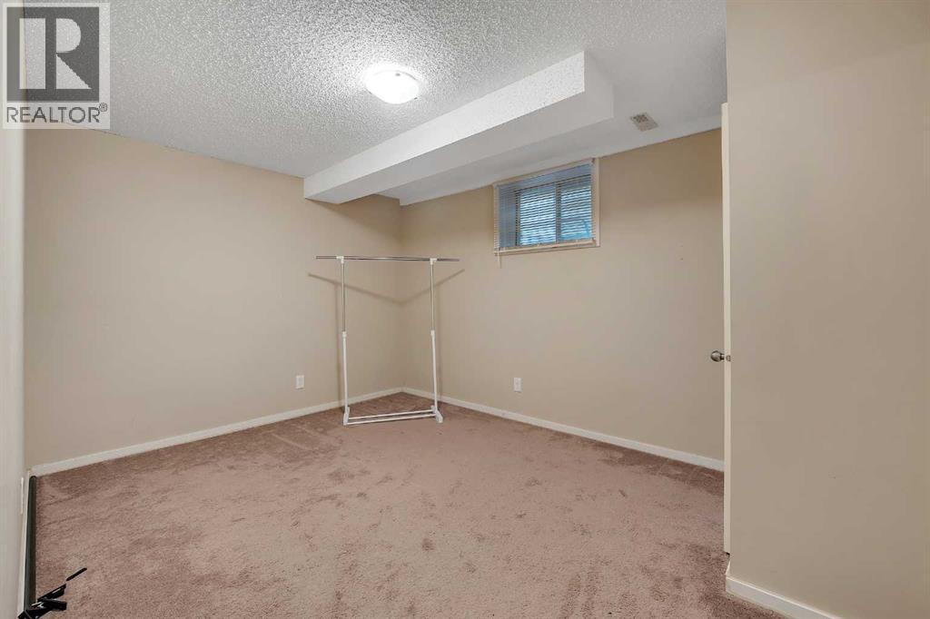 Single Family House for Sale in  Castleglen Court NE Castleridge Calgary 