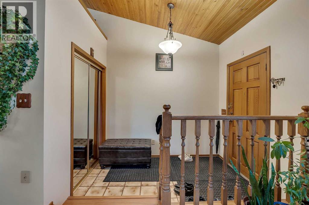 Single Family House for Sale in  Castleglen Court NE Castleridge Calgary 