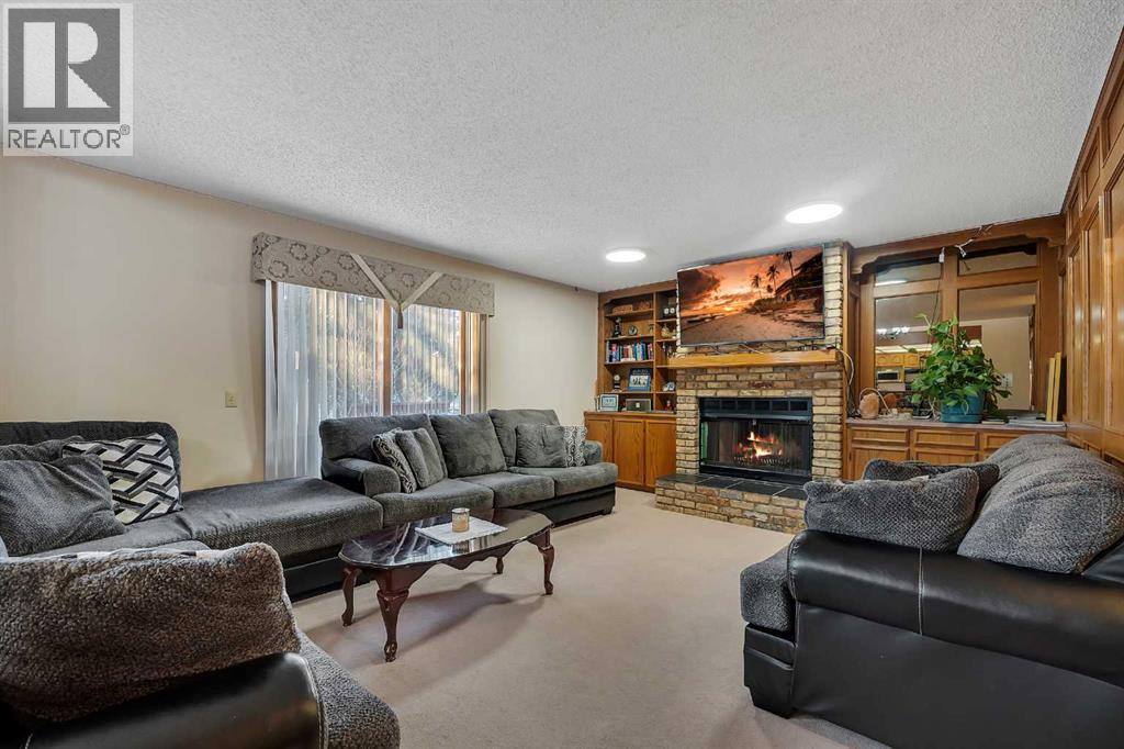 Single Family House for Sale in  Castleglen Court NE Castleridge Calgary 