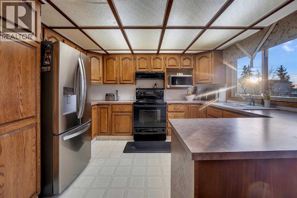 Single Family House for Sale in  Castleglen Court NE Castleridge Calgary 