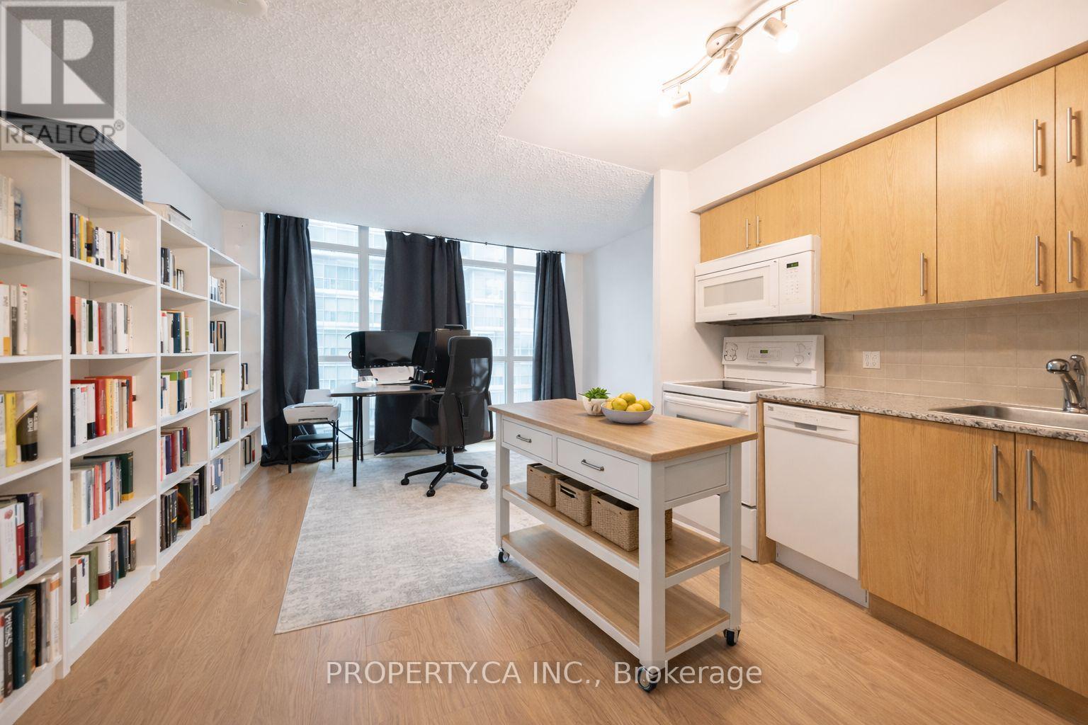 Listing photo of 605 - 50 TOWN CENTRE COURT