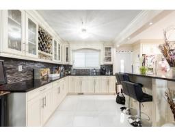 9318 Cinnamon Drive, Surrey, BC V3V1V2 Photo 10
