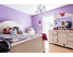 9318 Cinnamon Drive, Surrey, BC V3V1V2 Photo 12