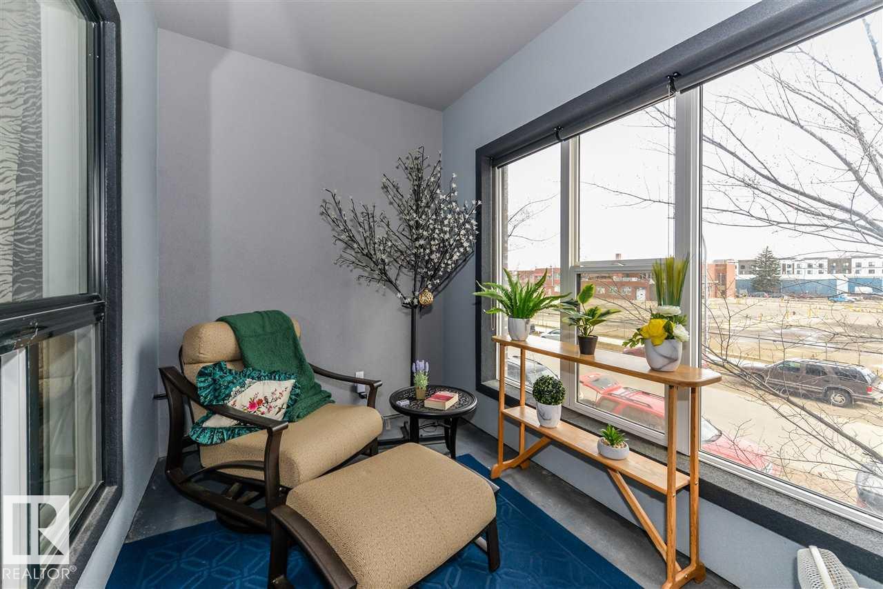 #203 10518 113 ST NW, Edmonton