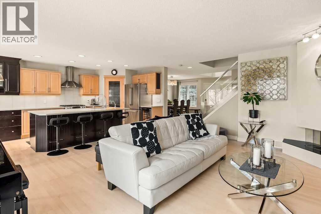 Single Family House for Sale in  Simcoe Terrace SW Signal Hill Calgary 