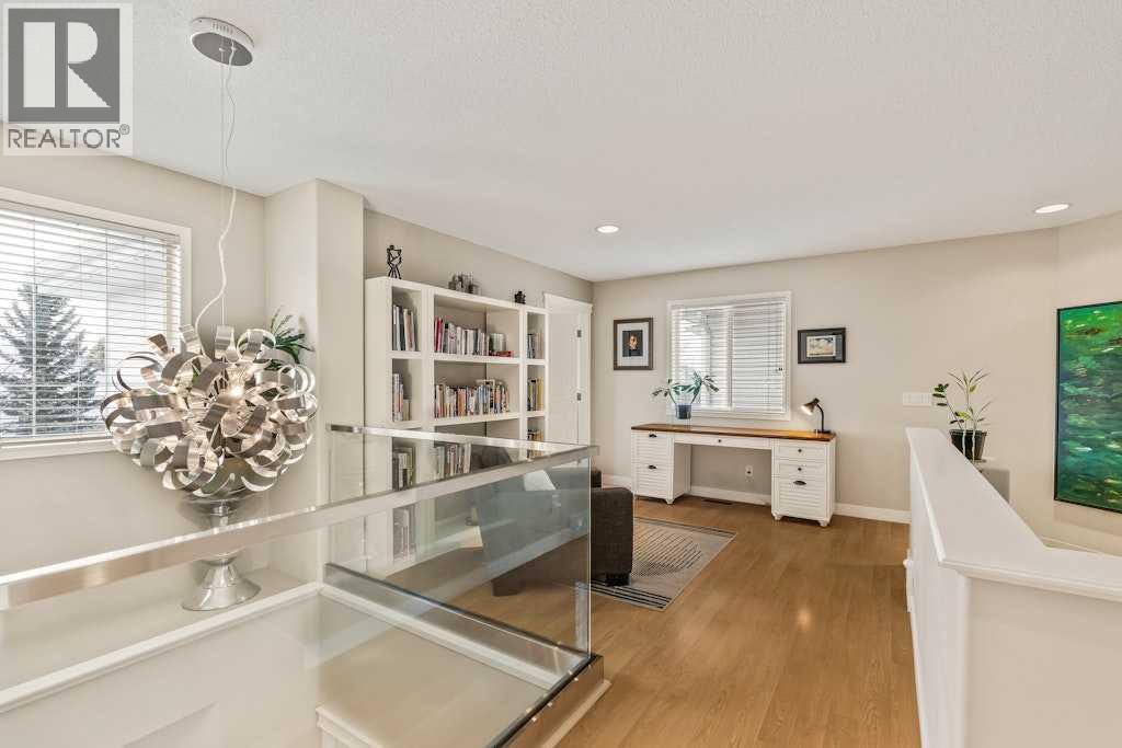 Single Family House for Sale in  Simcoe Terrace SW Signal Hill Calgary 