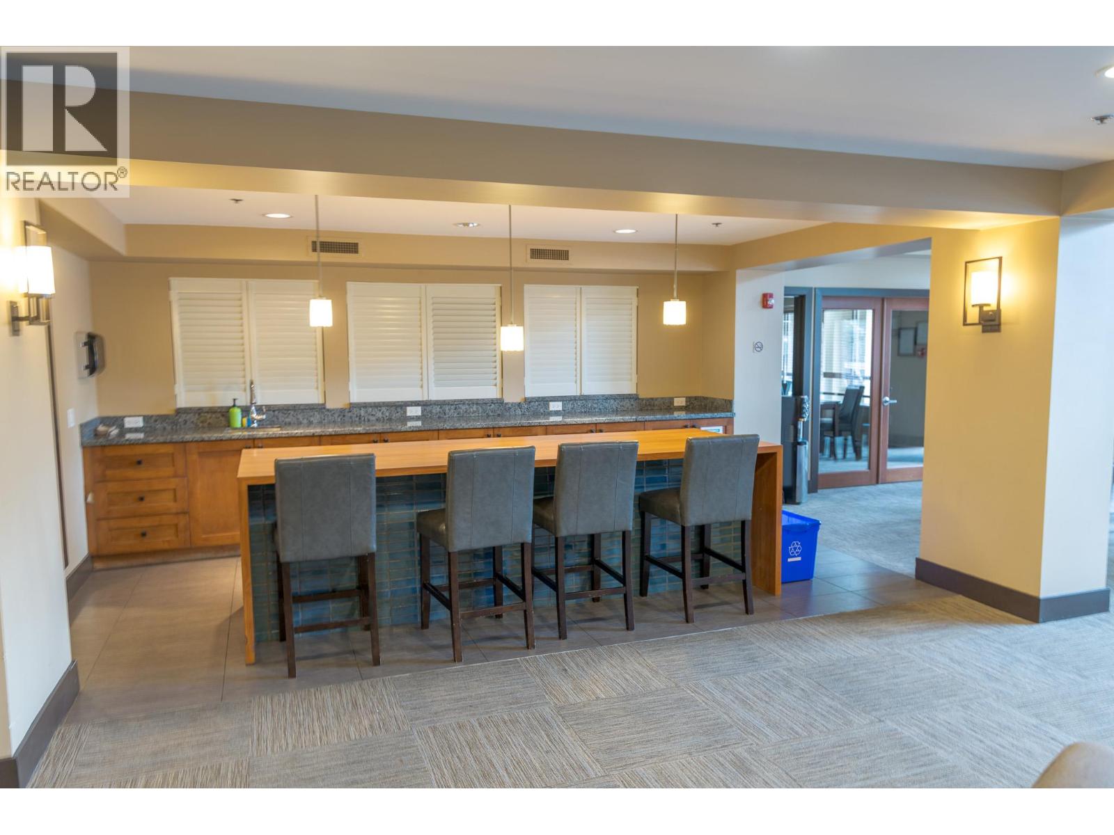 438 1099 Sunset Drive, Kelowna