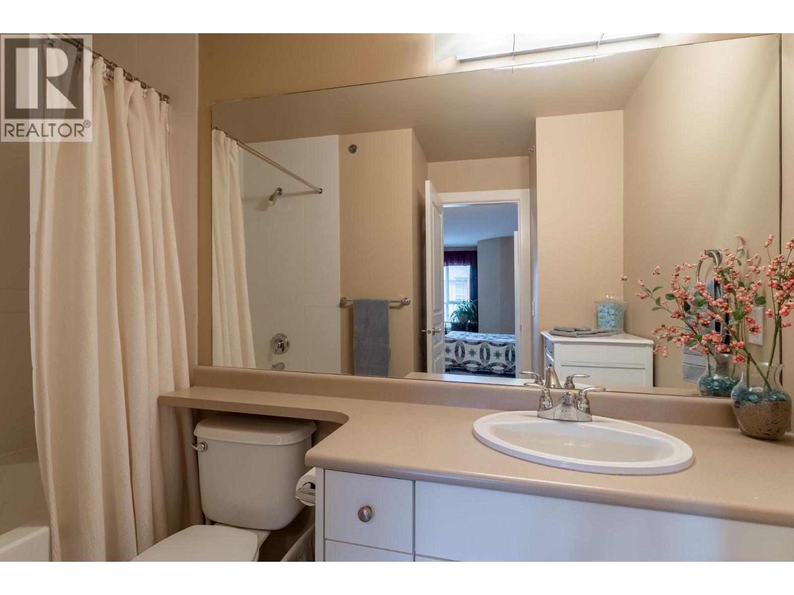 438 1099 Sunset Drive, Kelowna